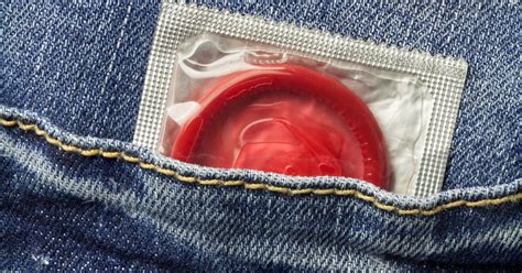 Fafanje brez kondoma Spolna masaža Kambia